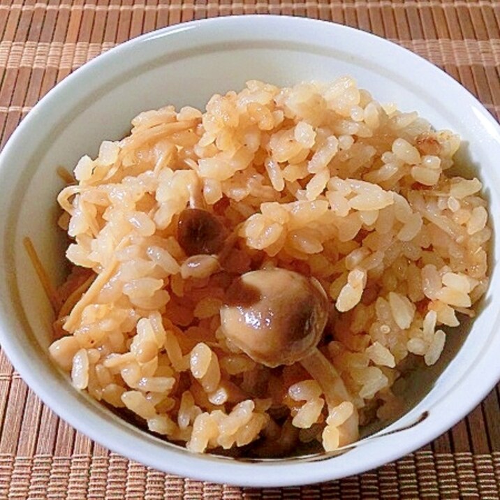 しめじとなめ茸のシンプル炊き込みご飯